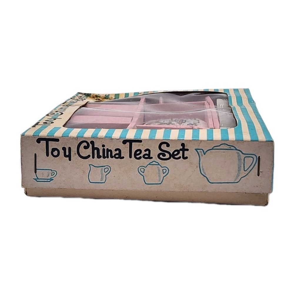Vintage 1960s Childs‎ Mini China Tea Set Complete Girl w Dog Print Original Box - Picture 9 of 10